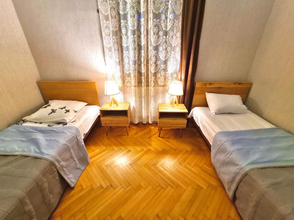 Guesthouse Zedafoni زيستافوني المظهر الخارجي الصورة