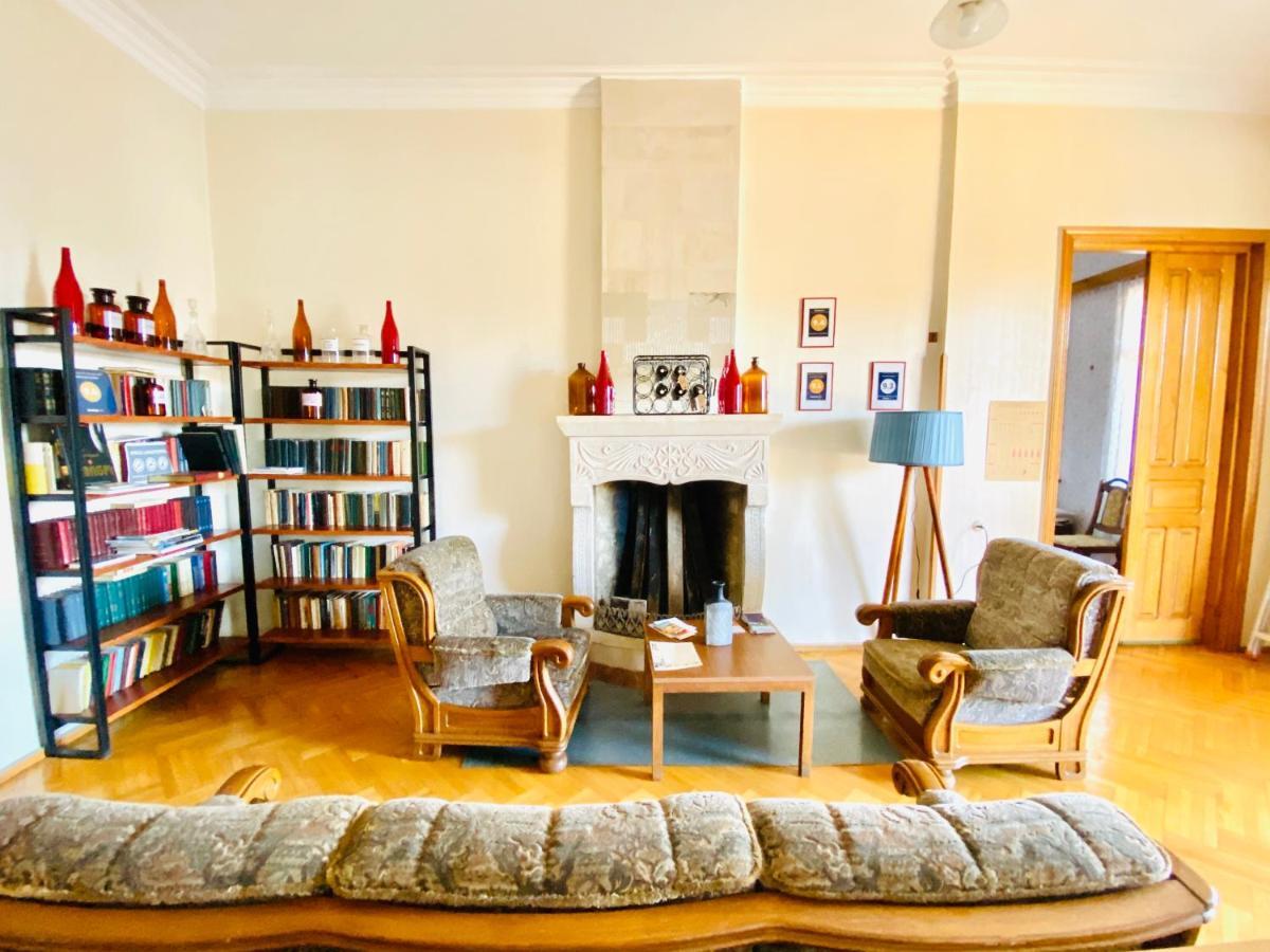 Guesthouse Zedafoni زيستافوني المظهر الخارجي الصورة